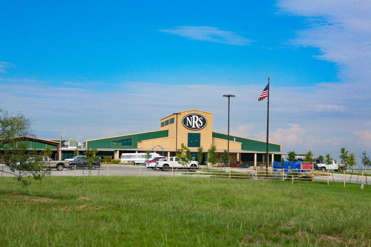 ホテル Nrs Event Center & Guest Ranch ディケーター エクステリア 写真