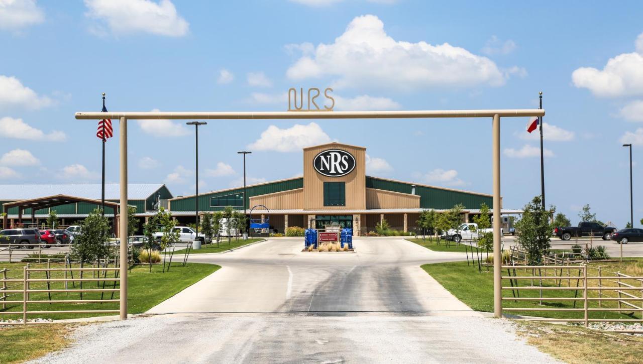 ホテル Nrs Event Center & Guest Ranch ディケーター エクステリア 写真