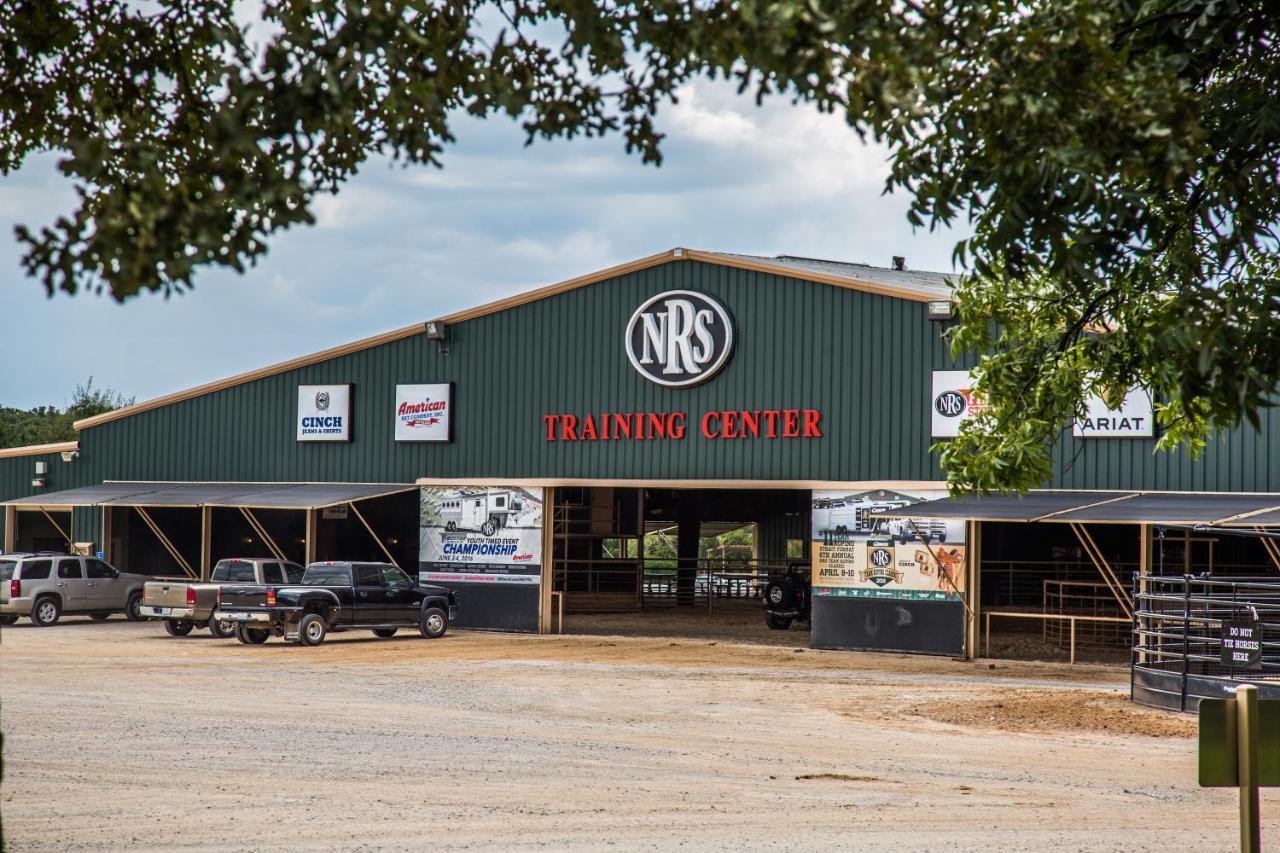 ホテル Nrs Event Center & Guest Ranch ディケーター エクステリア 写真